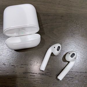 Apple Air Pods 1 at Generation